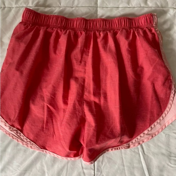 Women's Nike Tempo Soft Knit Coral / Orange Short - size XL - Picture 6 of 6